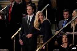 Başkan Trump'ın kızı Ivanka Trump ve damadı Jared Kushner de dinleyiciler arasındaydı.